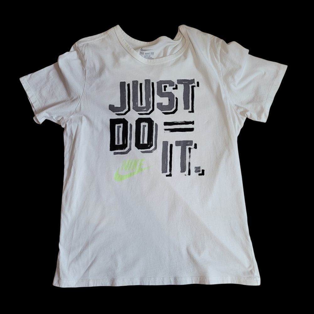 Nike unisex graphic tee